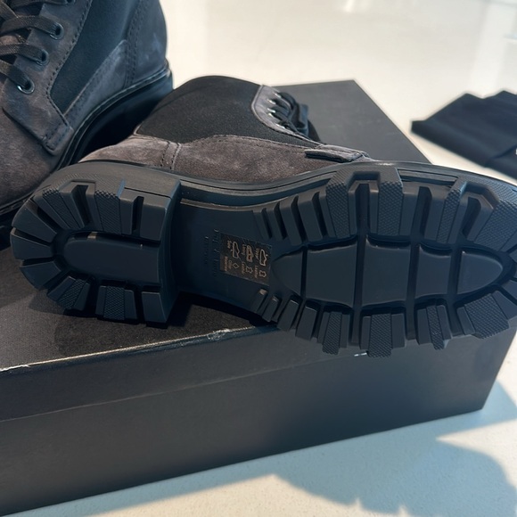 Rag & Bone shiloh boots. Size 8. New. Never been worn. Asphalt suede - Picture 4 of 10